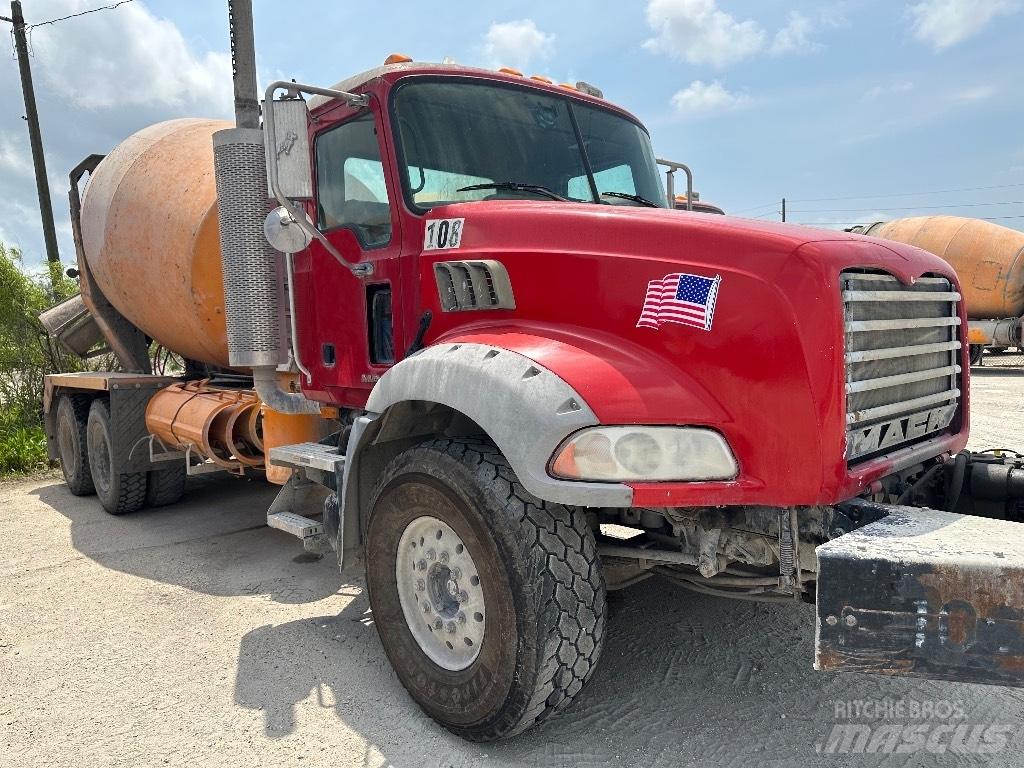 Mack Granite GU 813 Andre lastbiler