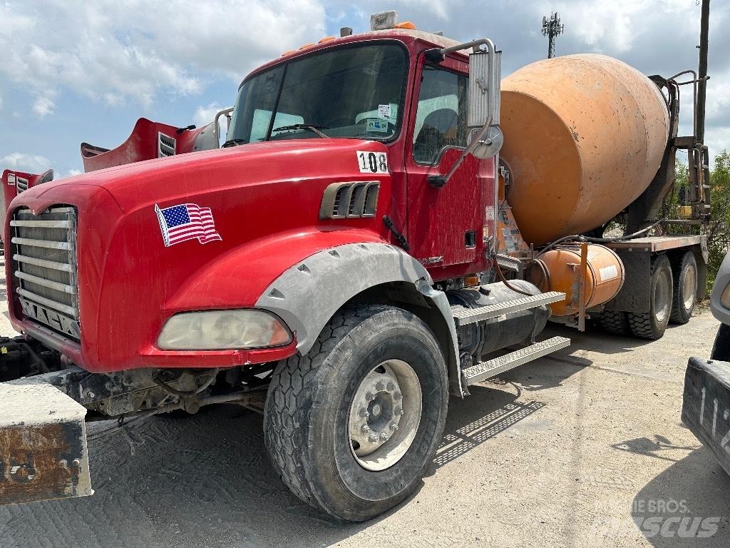 Mack Granite GU 813 Andre lastbiler