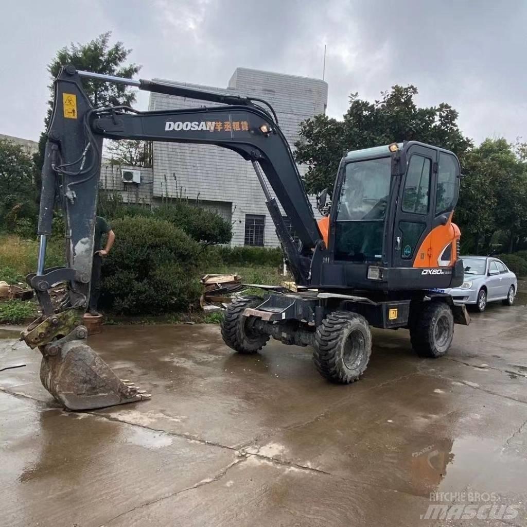 Doosan DX60W Gravemaskiner på hjul