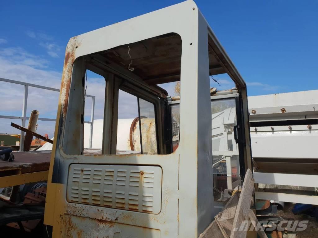 CAT 320B ali 320 Kabiner og interiør