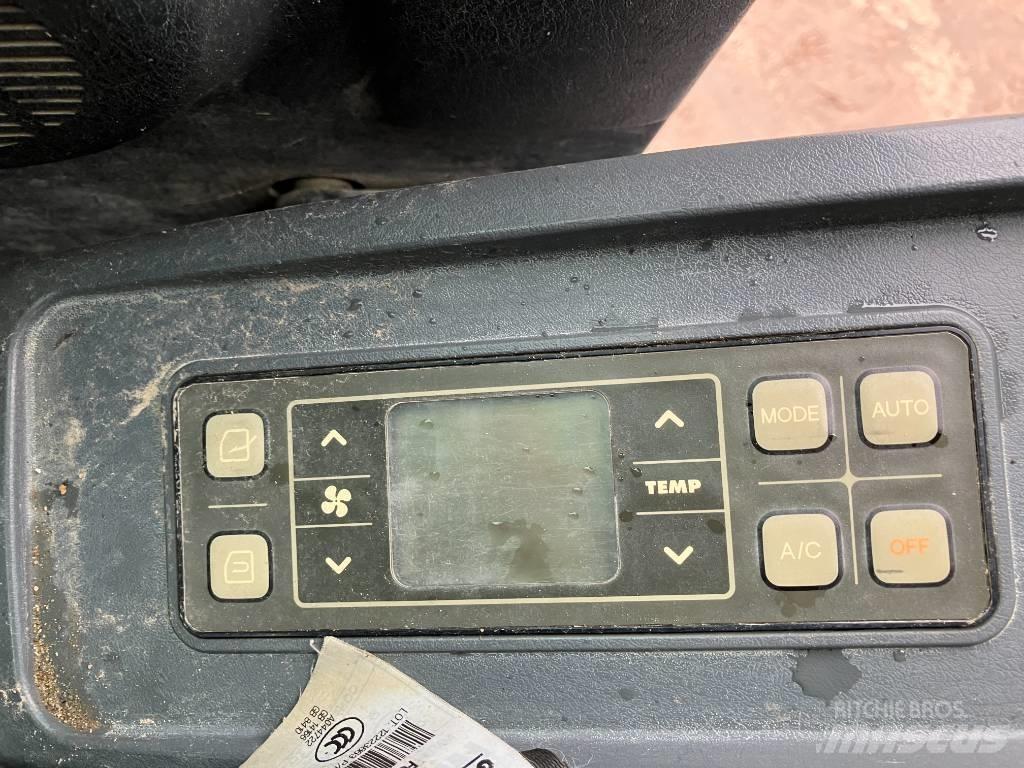 Hyundai 55W-9A Gravemaskiner på hjul