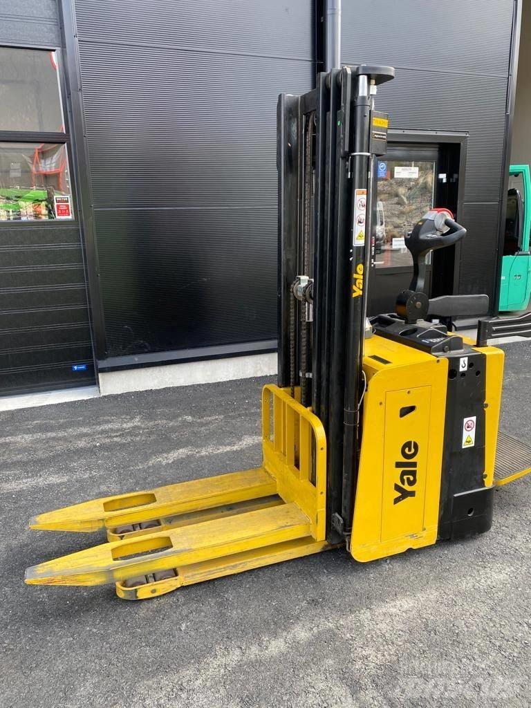 Yale MS15X Selvkørende stablere