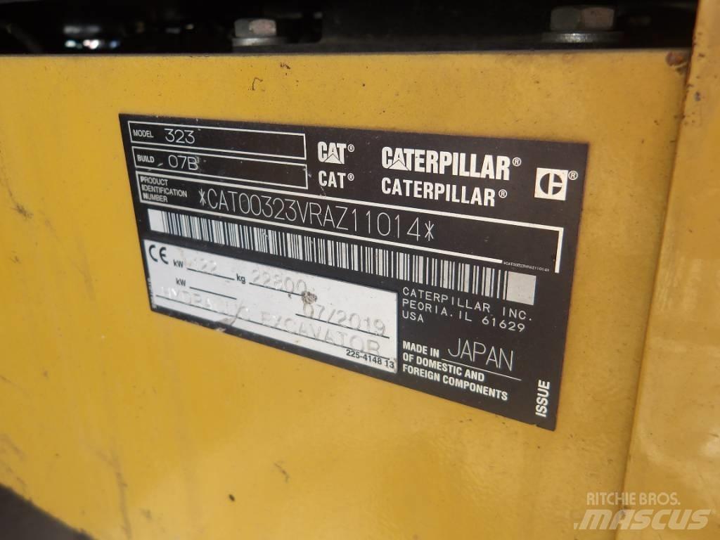 CAT 323 Gravemaskiner på larvebånd