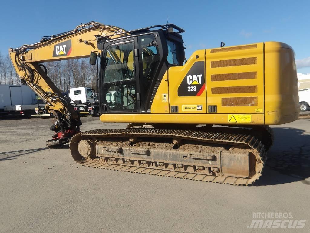 CAT 323 Gravemaskiner på larvebånd