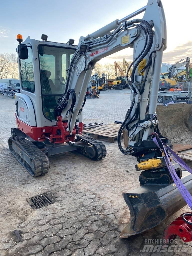 Takeuchi TB 225 Minigravemaskiner