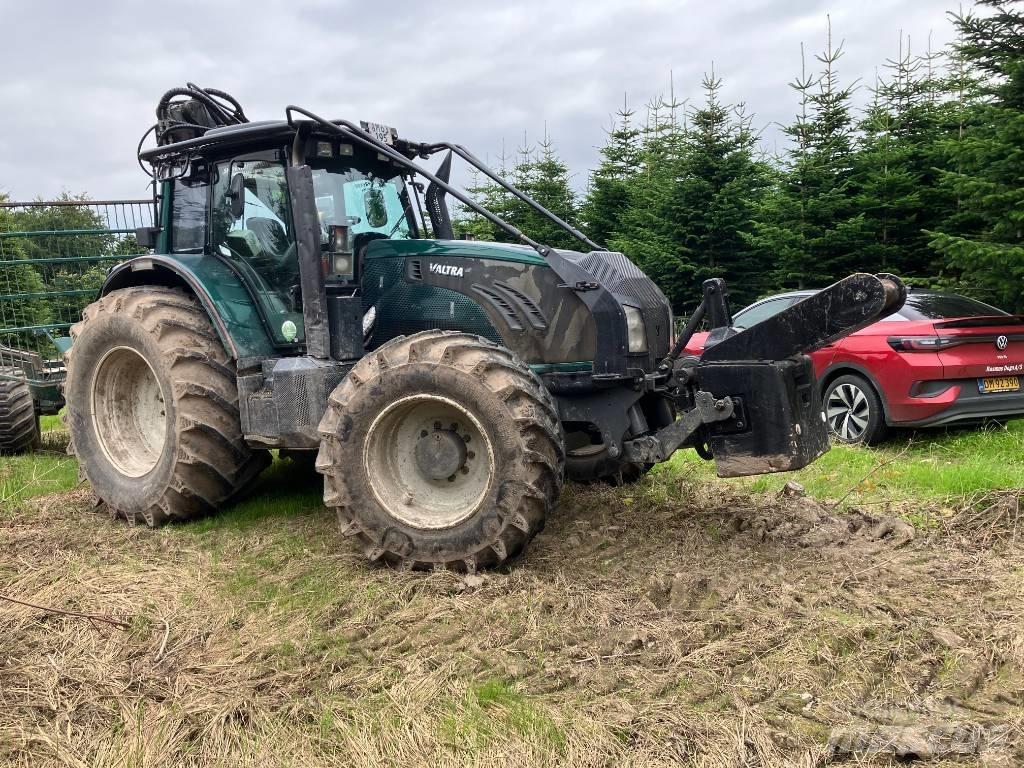 Valtra T 213 V Skovbrugstraktorer