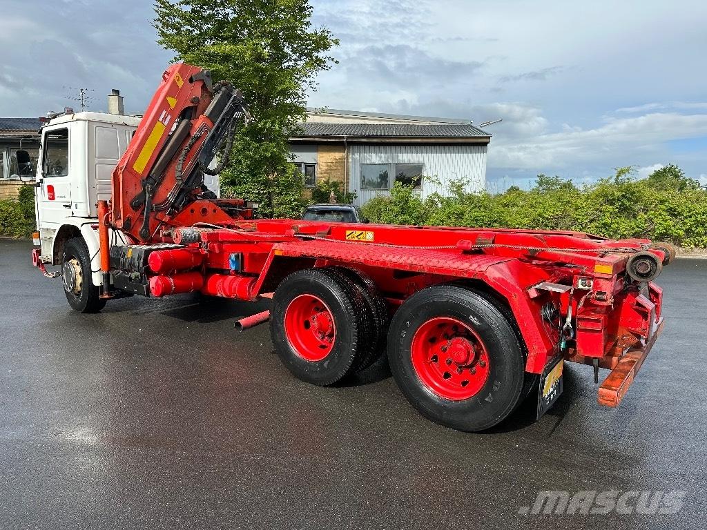 Scania P 93 M Lastbil med kran