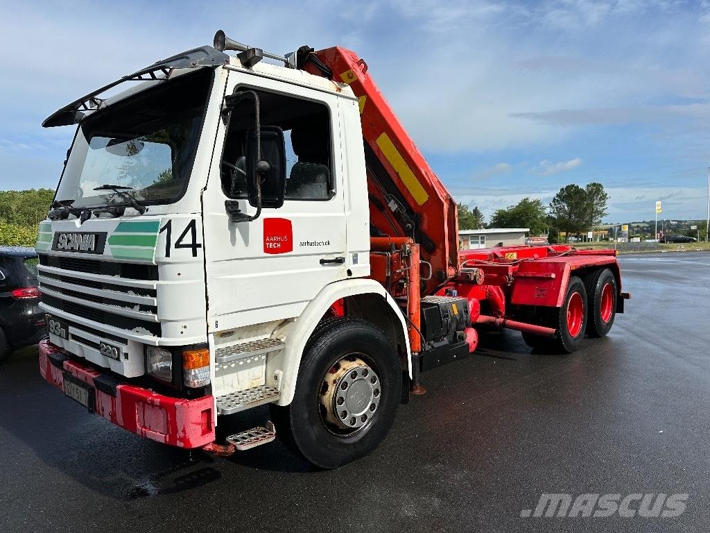 Scania P 93 M Lastbil med kran