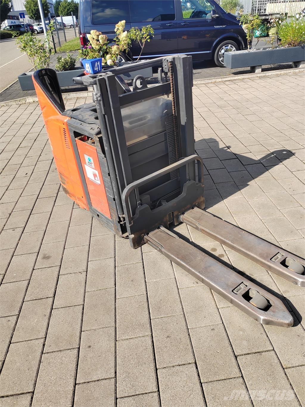Linde L12 LHP SP Selvkørende stablere