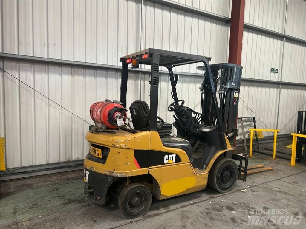 CAT GP25NT LPG gaffeltrucks
