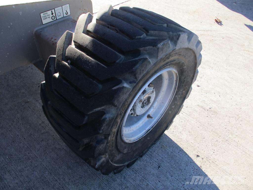 JLG 450 AJ (351) Kompakte selvkørende bomlifte