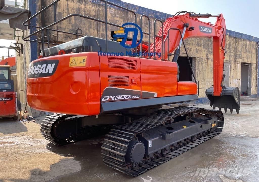Doosan DX 300 Gravemaskiner på larvebånd