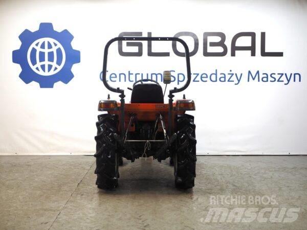 Hinomoto NX220 Kompakte traktorer
