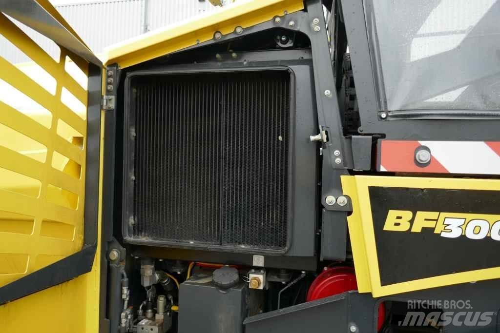 Bomag BF 300 C-2 Lille asfaltfremstillingsmaskine
