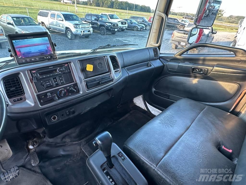 Hino 268 Renovationslastbiler