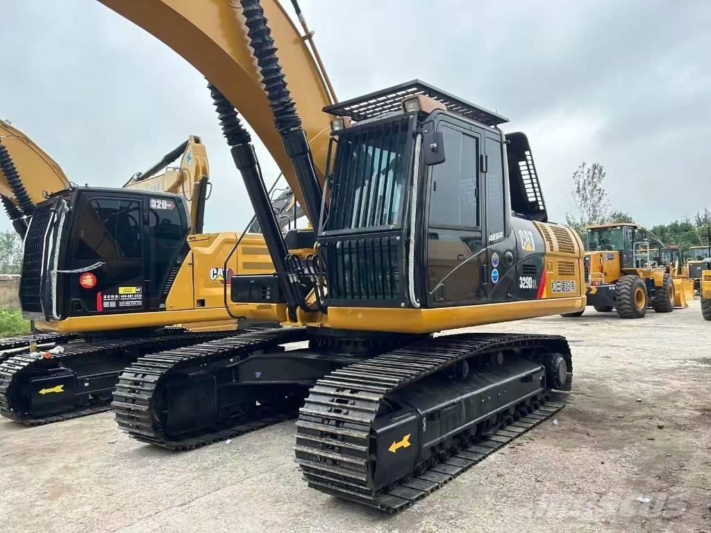 CAT 329 Gravemaskiner på larvebånd