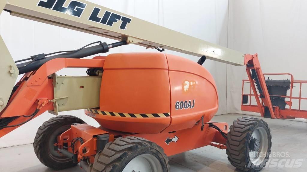 JLG 600 AJ Bomlifte med knækarm