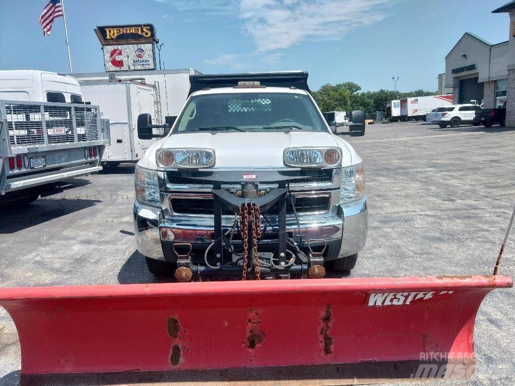 Chevrolet 3500 HD Lastbiler med tip
