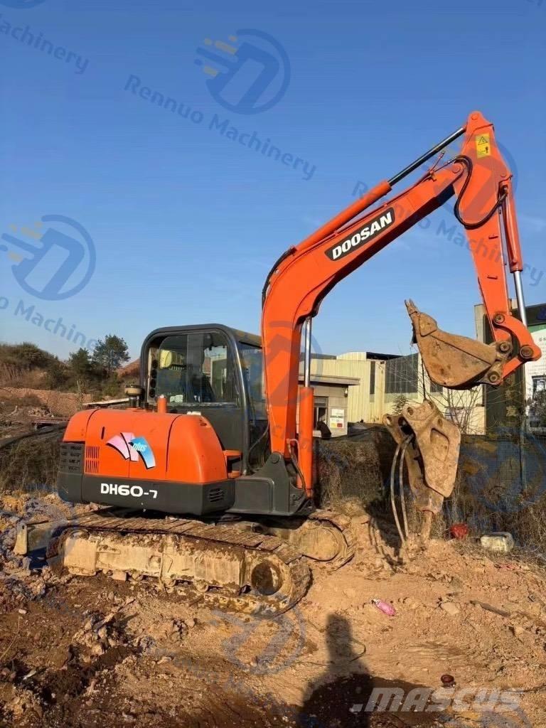 Doosan DH 60 Gravemaskiner på larvebånd