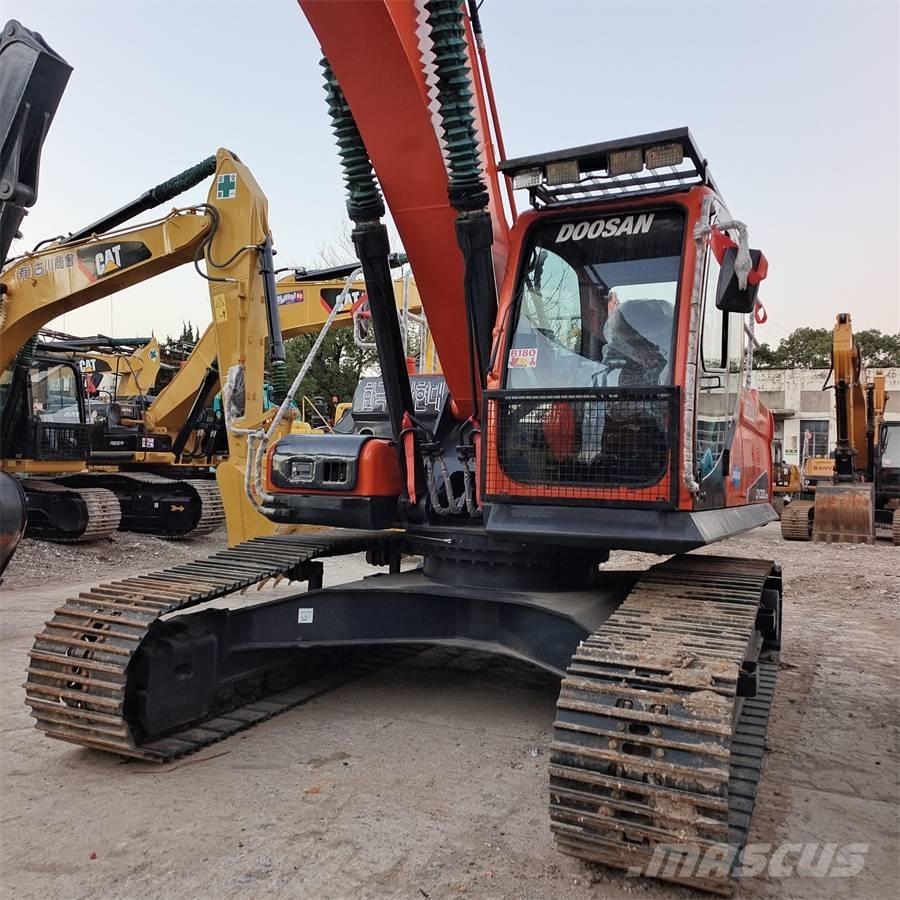 Doosan DX 300 LC Gravemaskiner på larvebånd