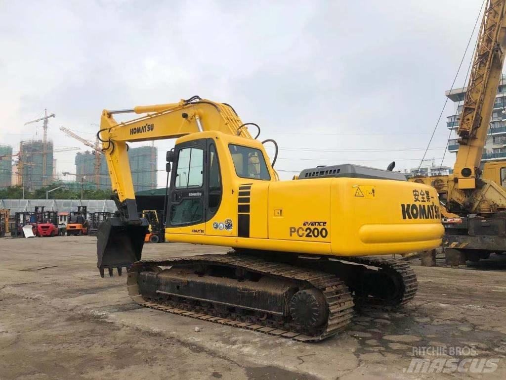 Komatsu PC 200-6 Gravemaskiner på larvebånd