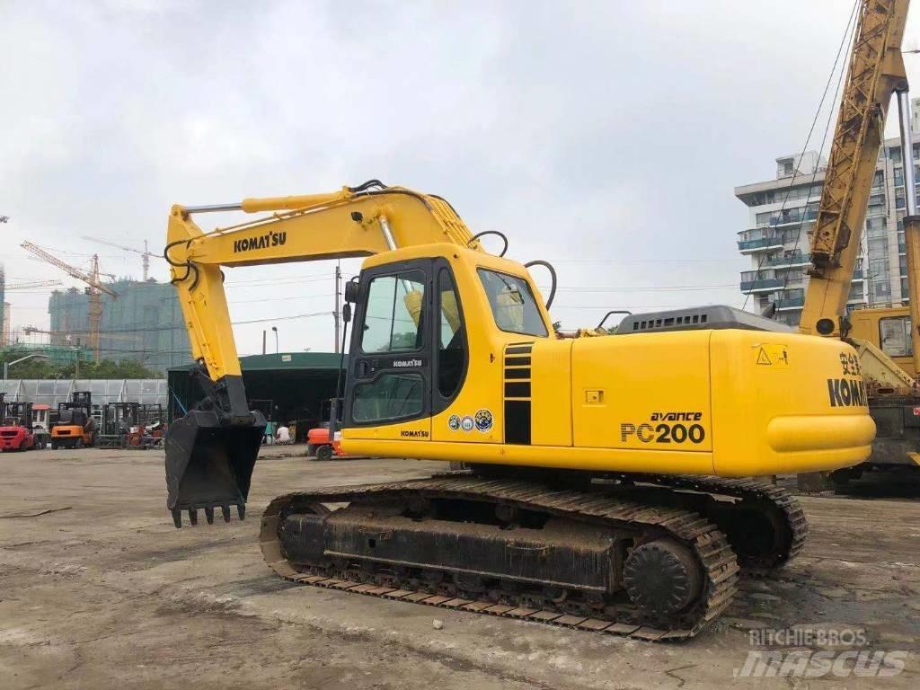 Komatsu PC 200-6 Gravemaskiner på larvebånd