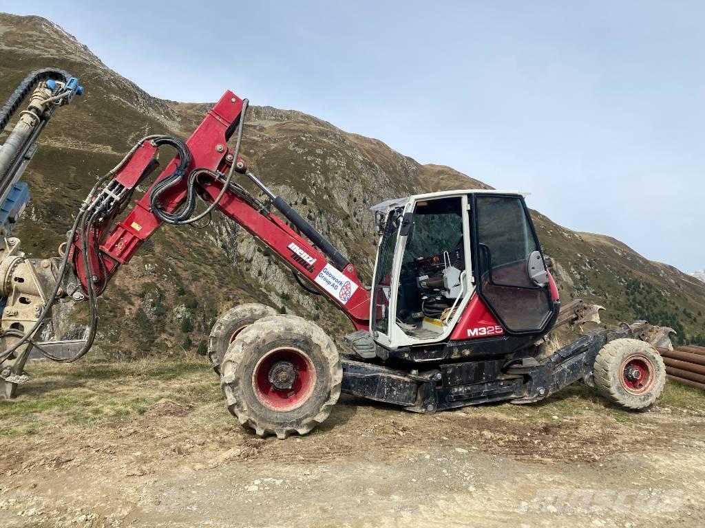 Menzi Muck 325 Gravemaskiner på hjul