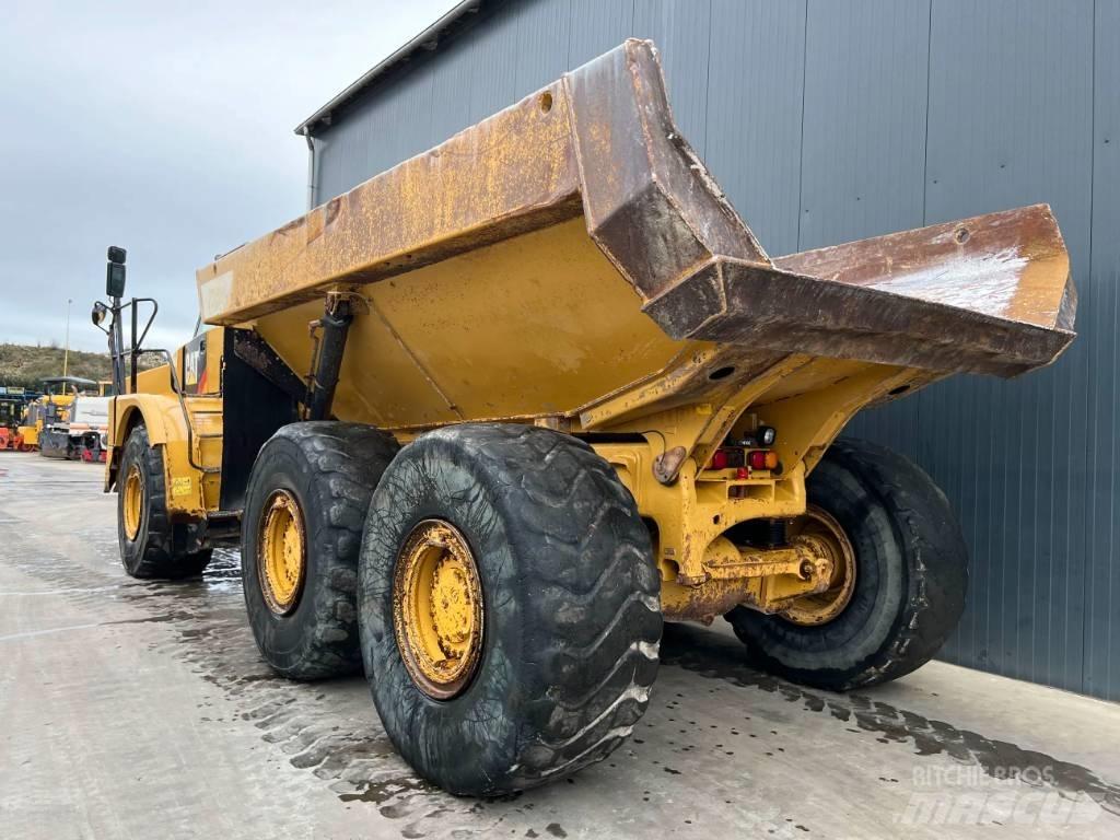 CAT 735B Terrængående lastbiler