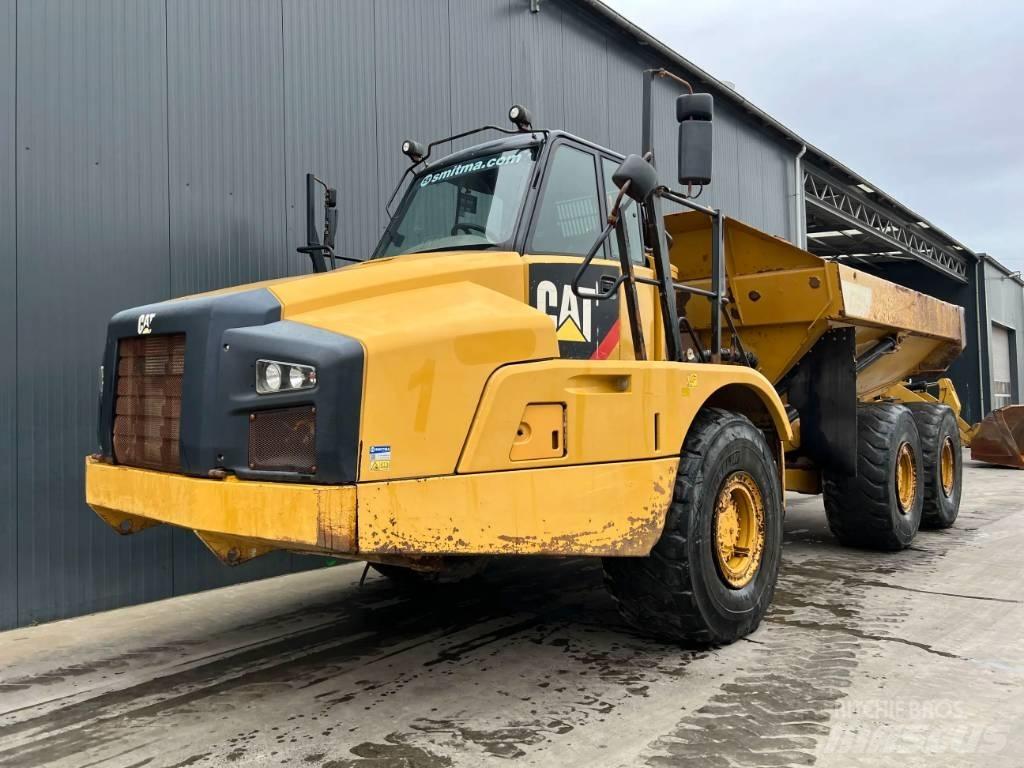 CAT 735B Terrængående lastbiler