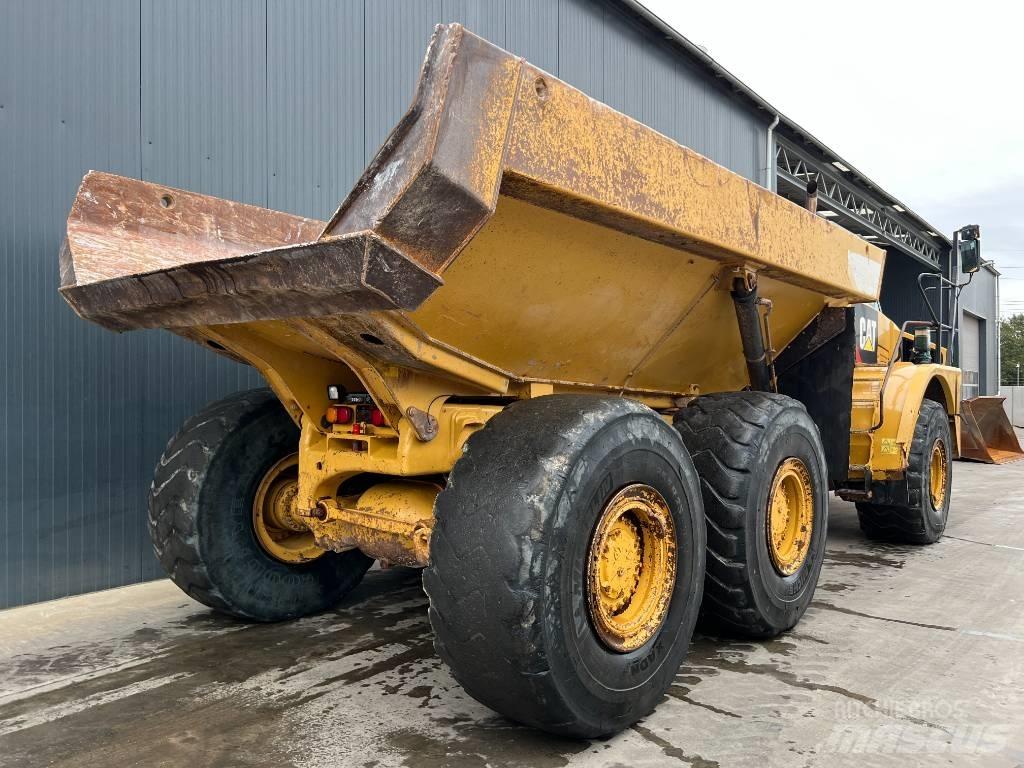 CAT 735B Terrængående lastbiler