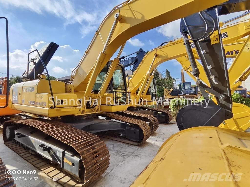 Komatsu 220-8 Gravemaskiner på larvebånd
