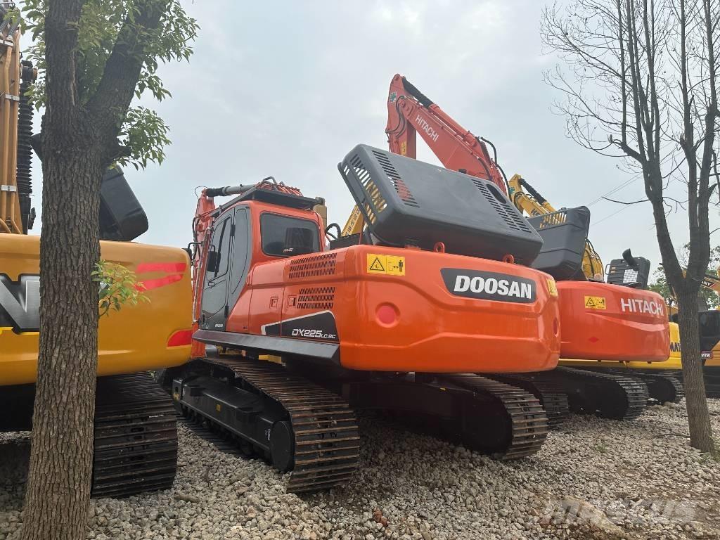 Doosan DX225 Gravemaskiner på larvebånd