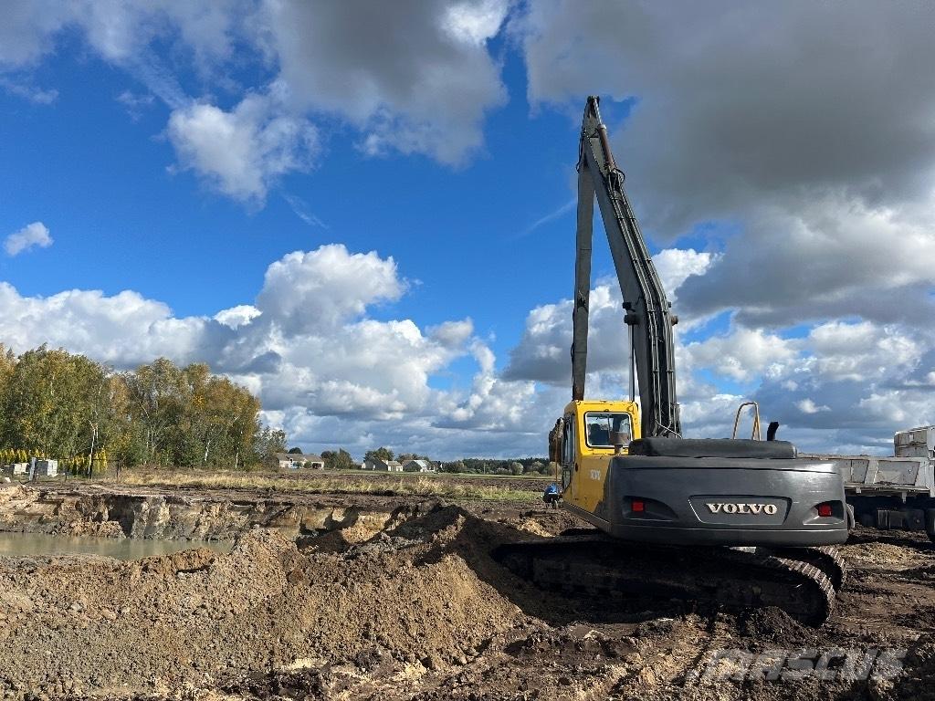 Volvo EC 240 LR Gravemaskiner med lang gravebom