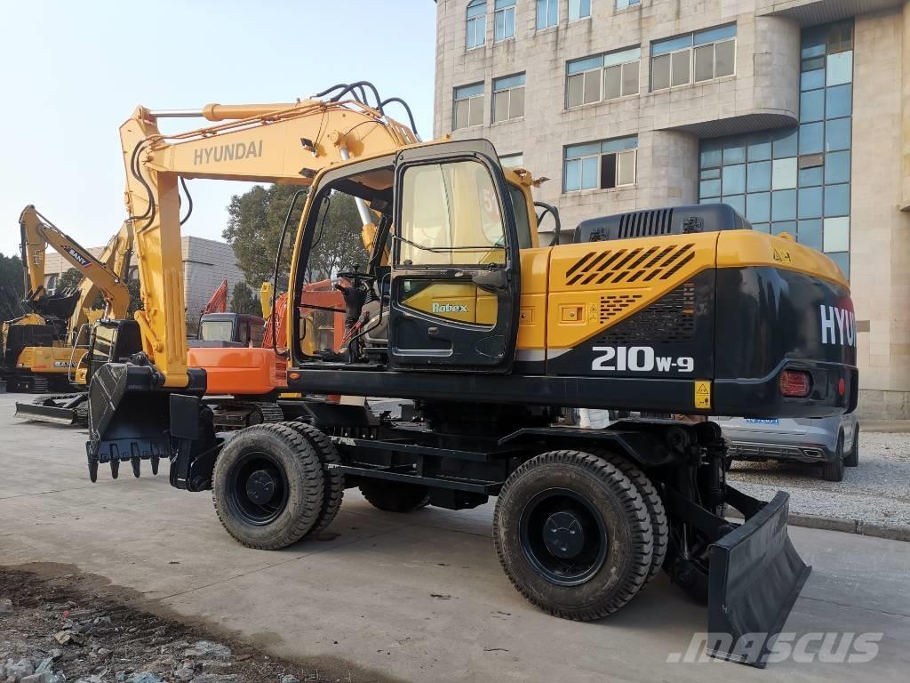 Hyundai R210W-9 Gravemaskiner på hjul