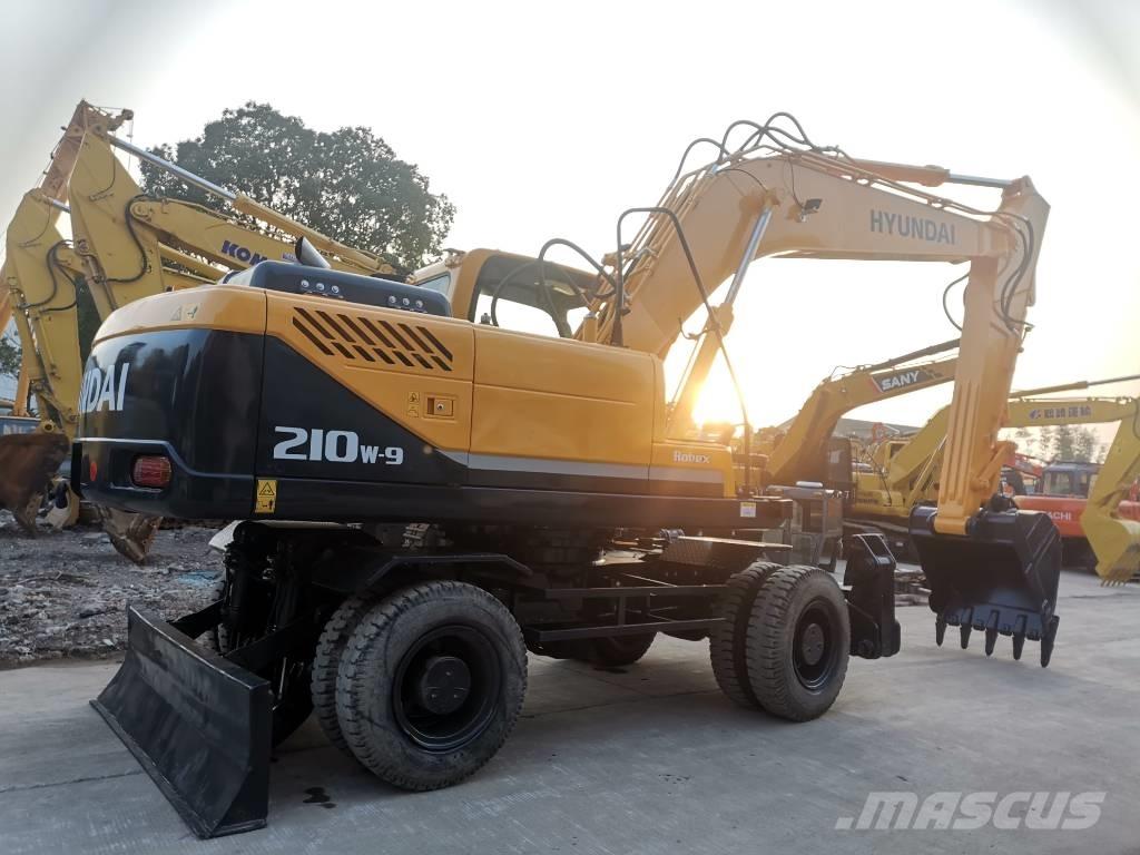 Hyundai R210W-9 Gravemaskiner på hjul