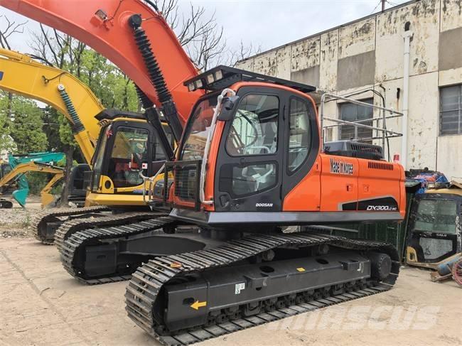 Doosan DX 300 LC Gravemaskiner på larvebånd