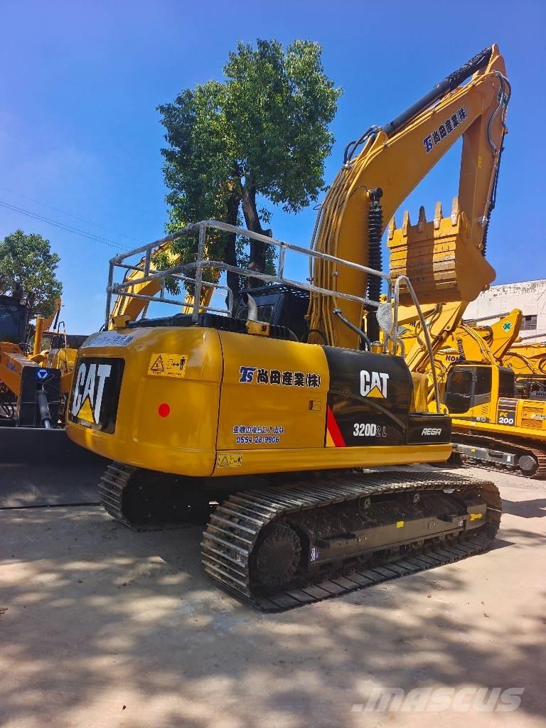CAT 320D2L Gravemaskiner på larvebånd