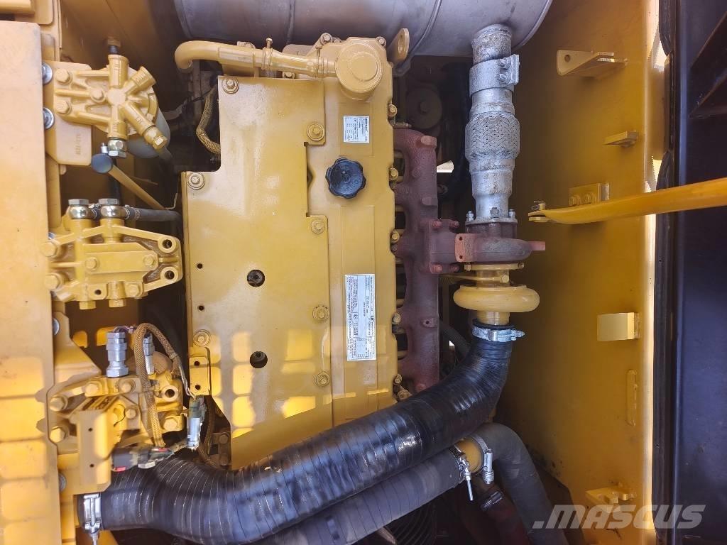 CAT 320D2L Gravemaskiner på larvebånd