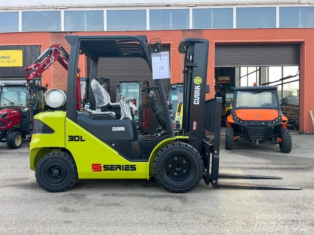 Clark S 30 L LPG gaffeltrucks