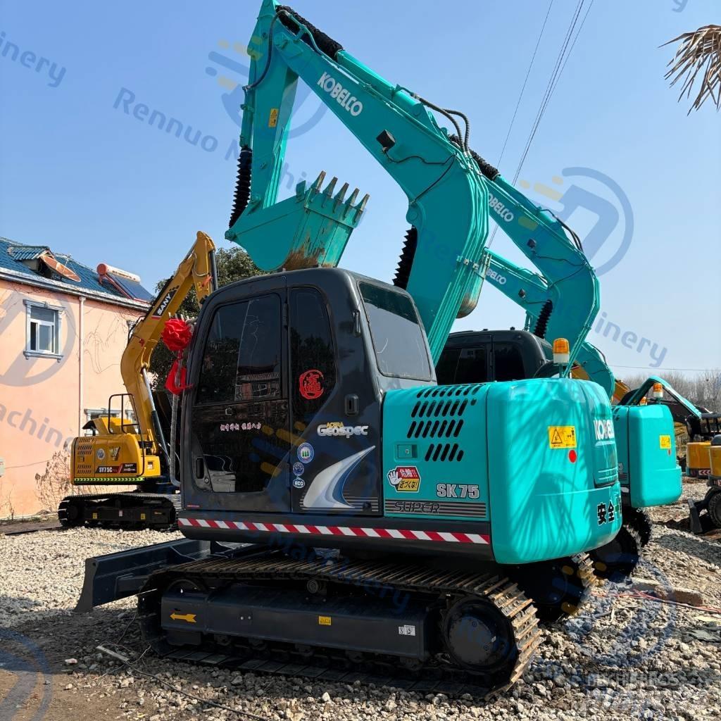 Kobelco SK75 Gravemaskiner på larvebånd