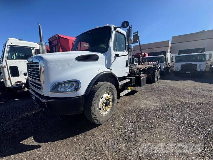 Freightliner M2 Demonterbare/wirehejs lastbiler