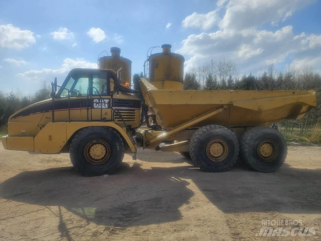 CAT 725 Terrængående lastbiler