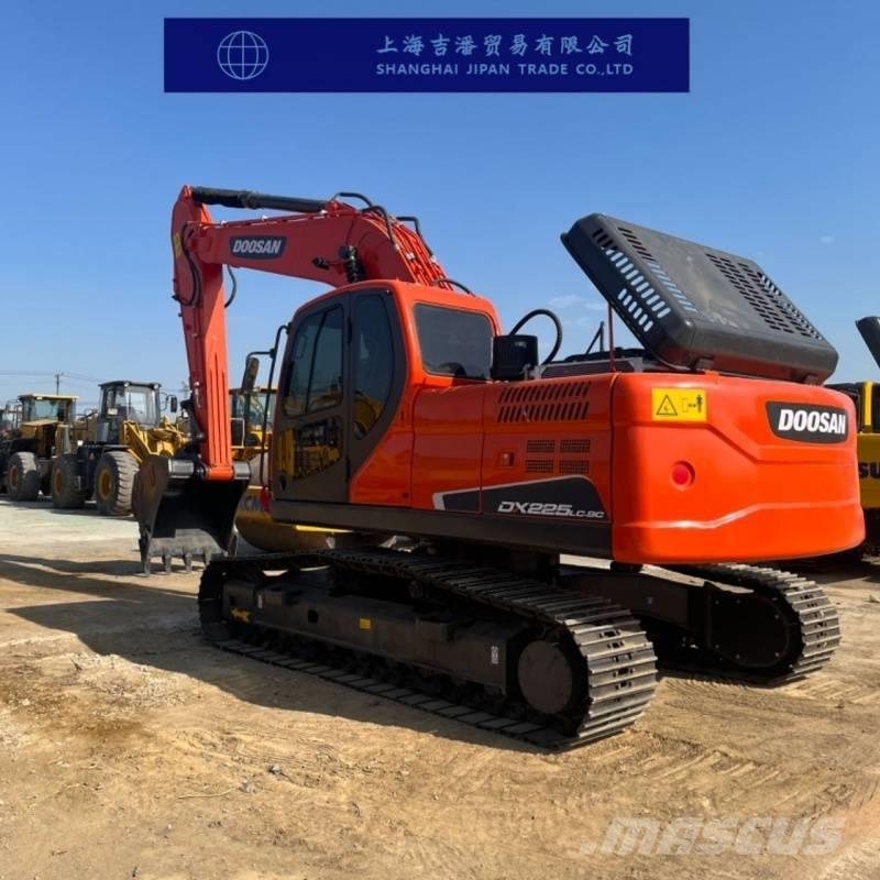 Doosan DX 225 Gravemaskiner på larvebånd