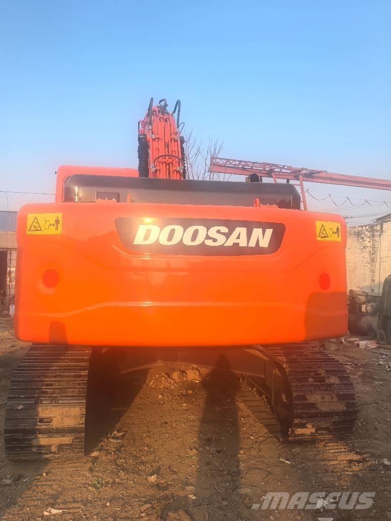 Doosan DX225 Gravemaskiner på larvebånd