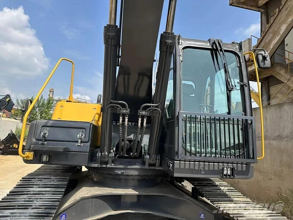 Volvo EC240D Gravemaskiner på larvebånd
