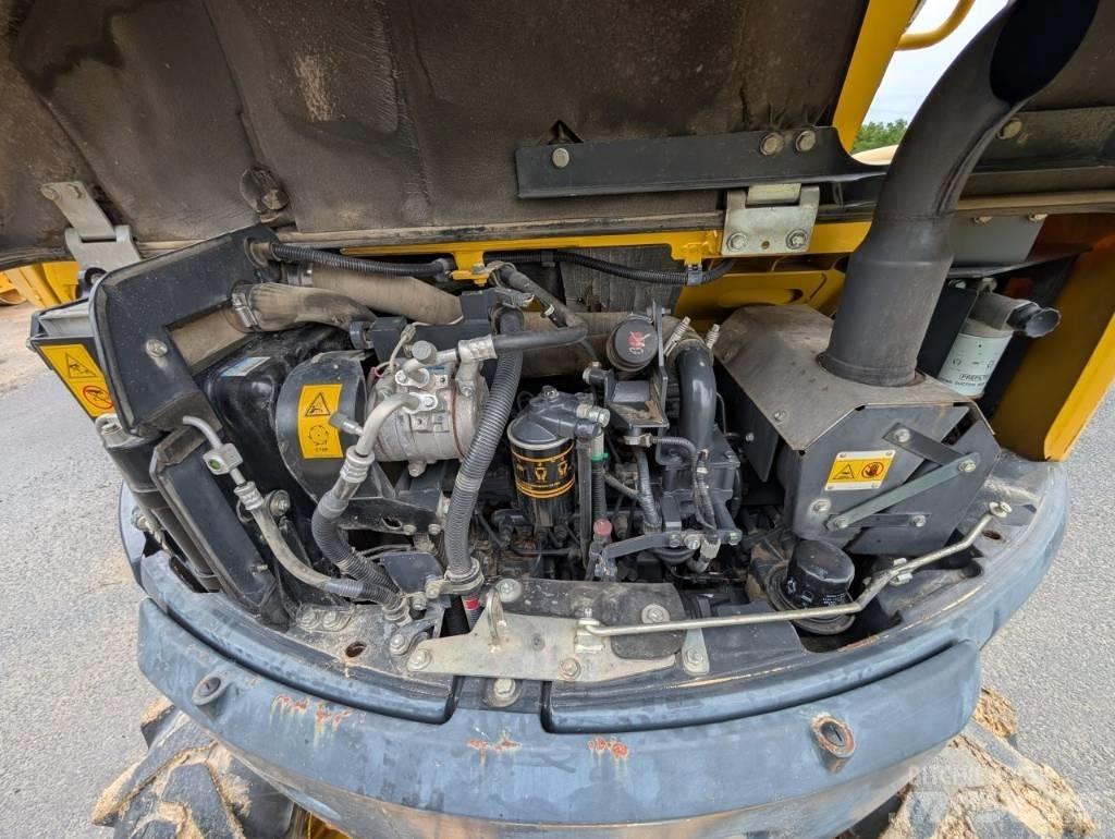Komatsu PW 98 MR-8 Gravemaskiner på hjul