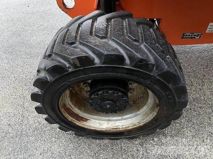 JLG 800AJ Bomlifte med knækarm