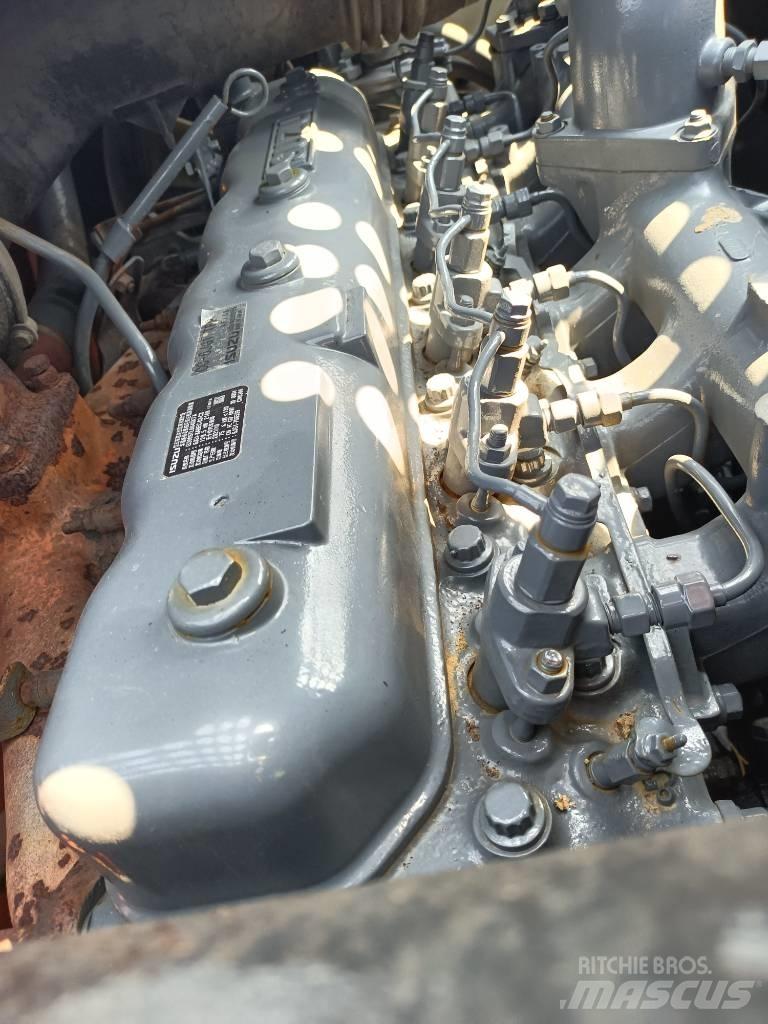 Hitachi ZX 240 Gravemaskiner på larvebånd