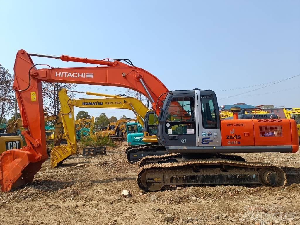 Hitachi ZX 240 Gravemaskiner på larvebånd