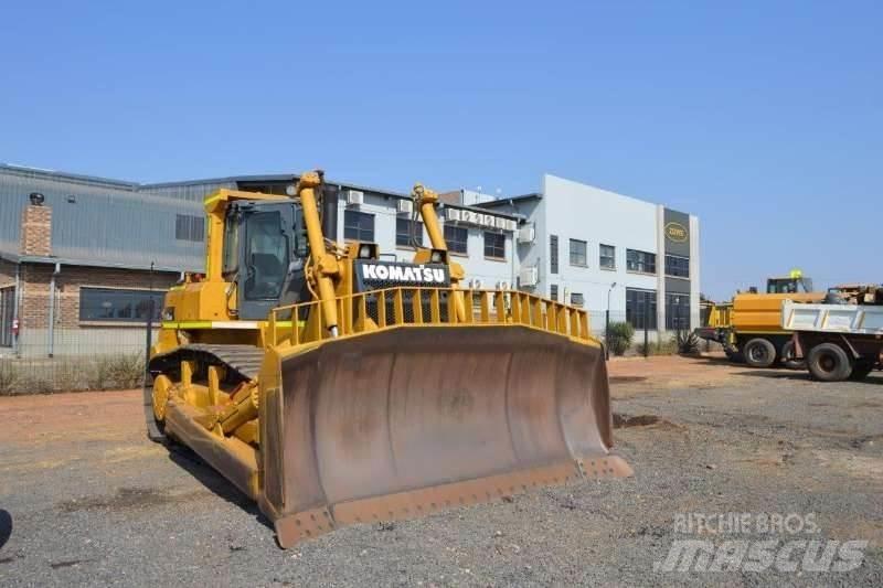 Komatsu D155-5 Bulldozer på larvebånd